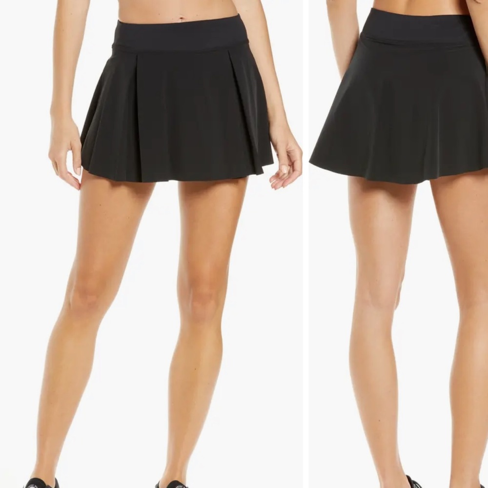 Lightly worn Nike black tennis skirt